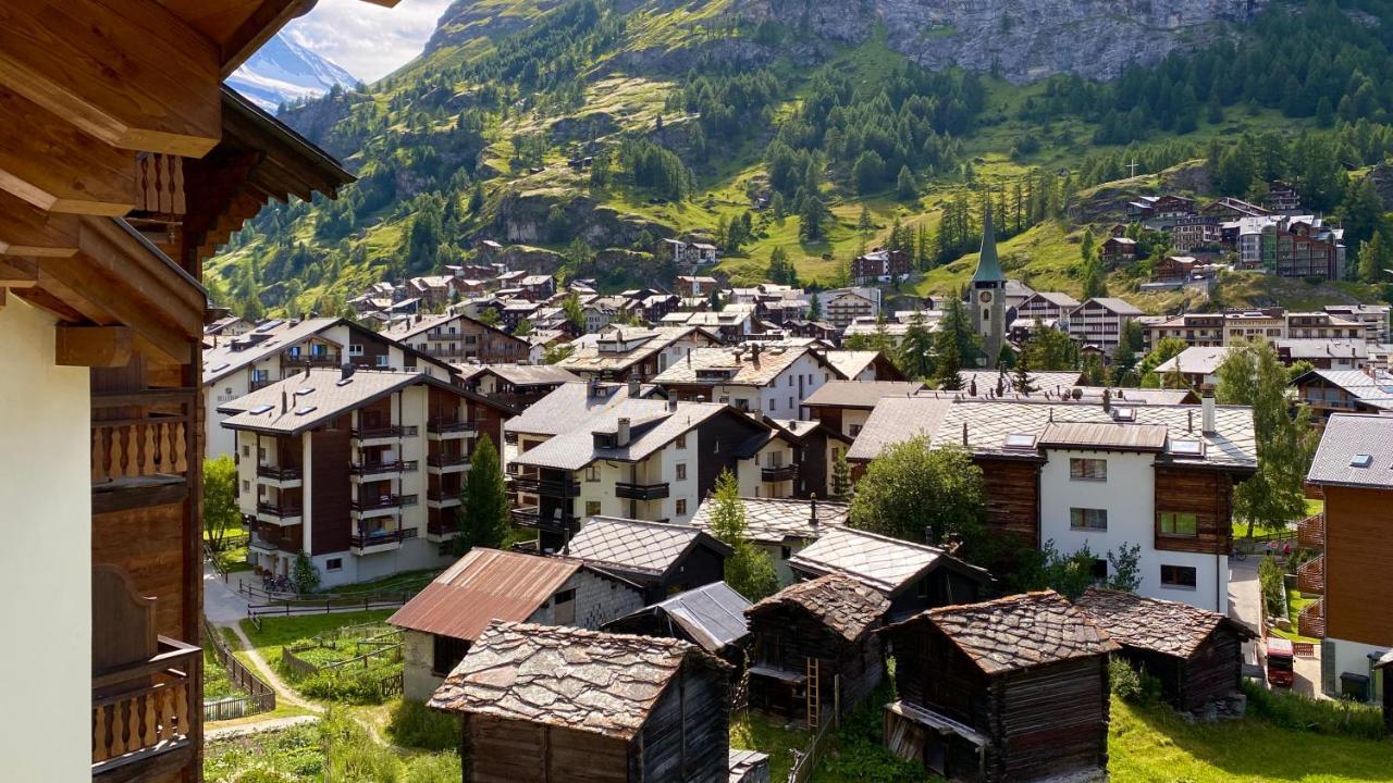 Deluxe Doppelzimmer mit Blick auf das Dorf