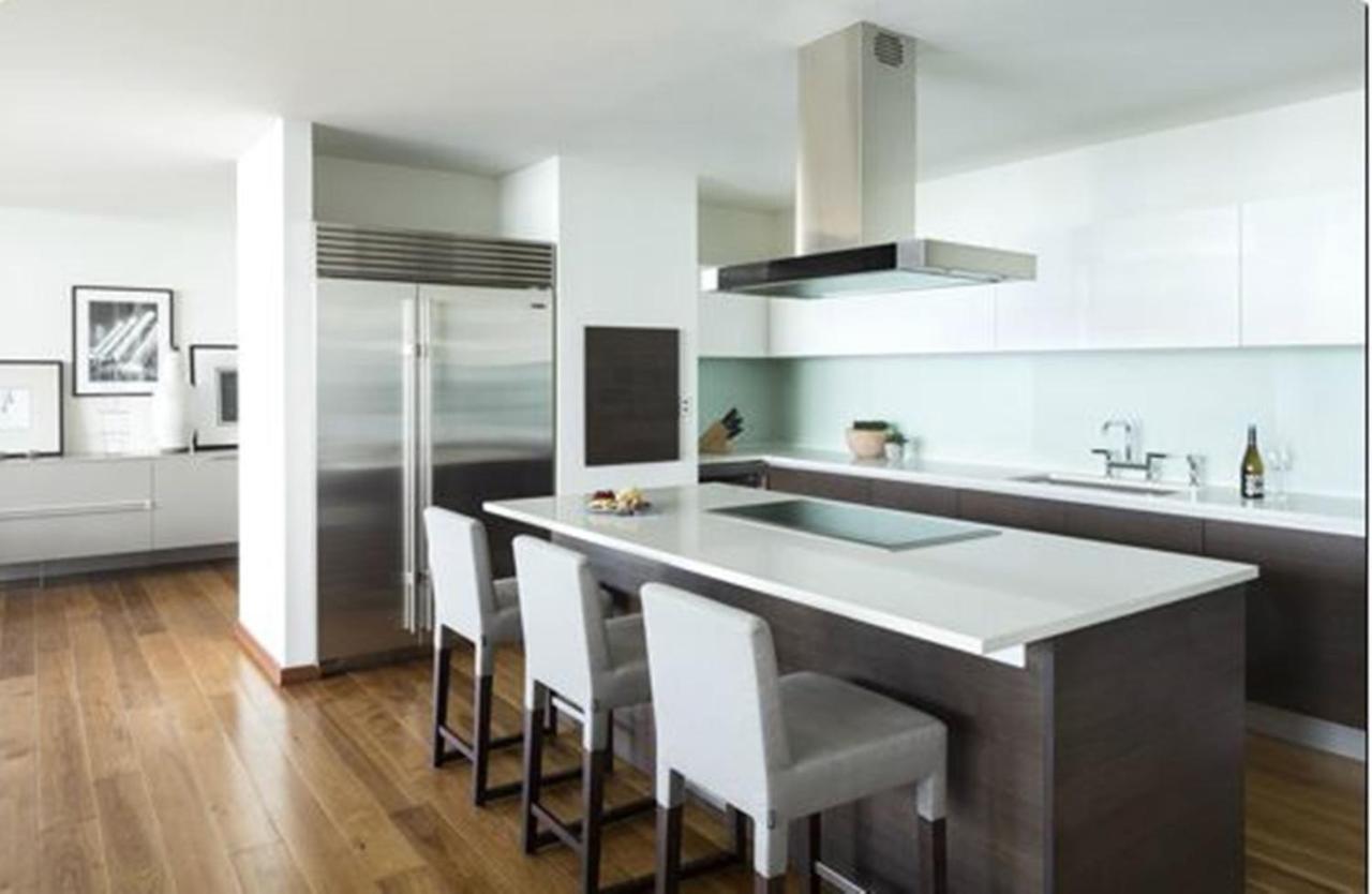 Penthouse-Residenz mit 4 Schlafzimmern und Balkon direkt am Meer