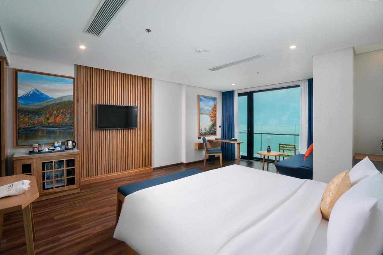 Sonderangebot – Junior Suite mit Balkon und teilweisem Meerblick