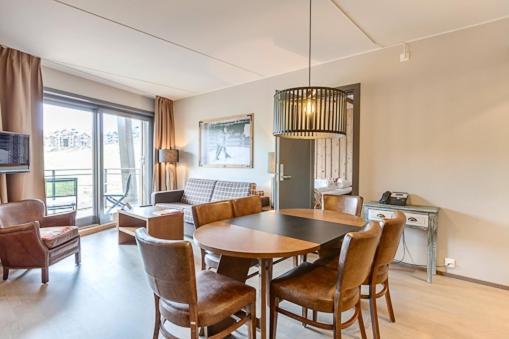 Familienzimmer mit Bergblick