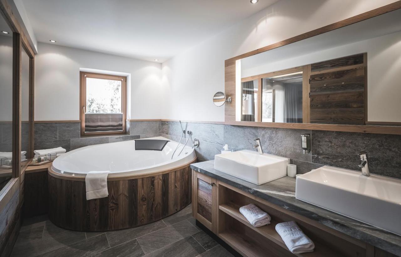 Wellness Suite mit Whirlpool und Infrarotkabine