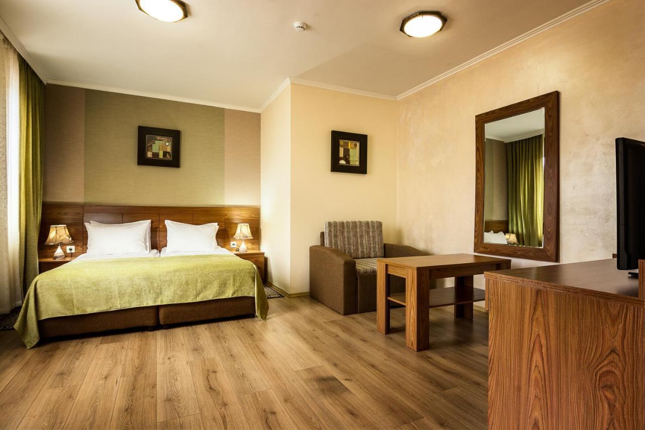 Doppel- oder Zweibettzimmer mit Balkon - kostenloser Zugang zum Spa