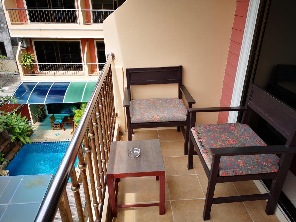 Deluxe Doppelzimmer mit Balkon und teilweisem Meerblick