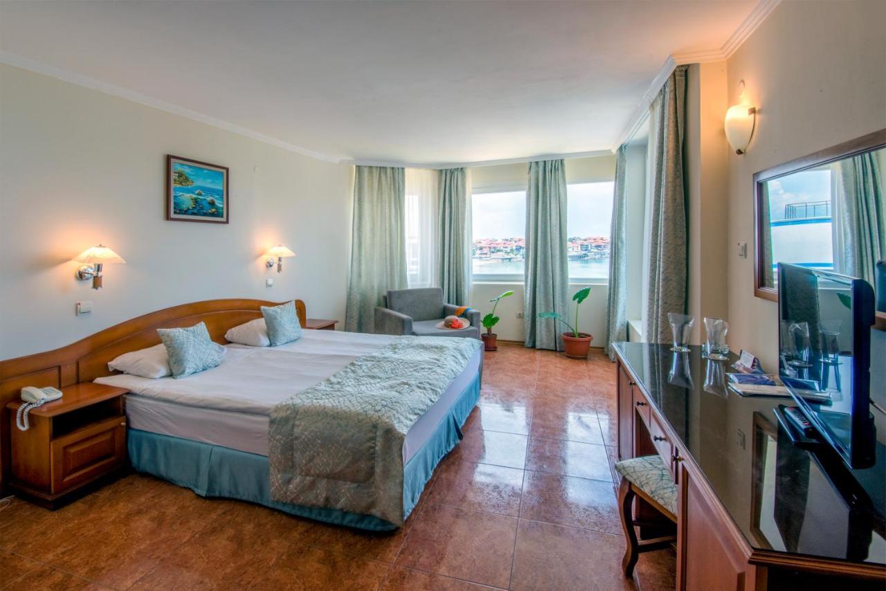 Doppel-/Zweibettzimmer mit Meerblick