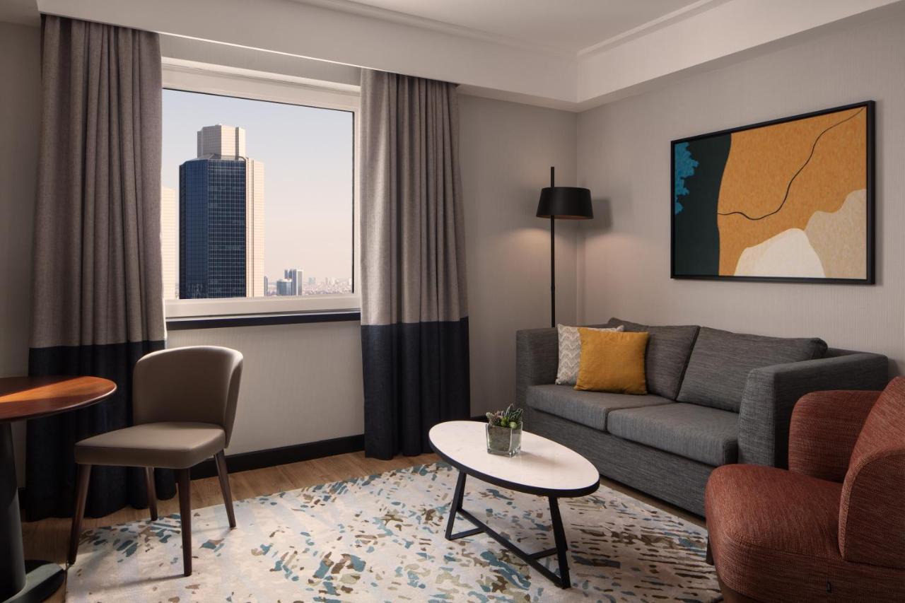 Ecksuite mit Panoramablick auf die Stadt