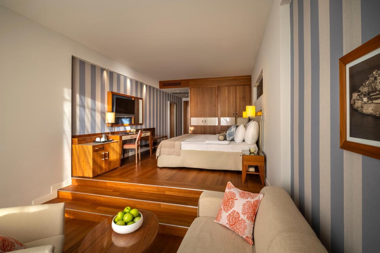 Zimmer auf der V-Ebene für 2+1 Personen mit Meerblick
