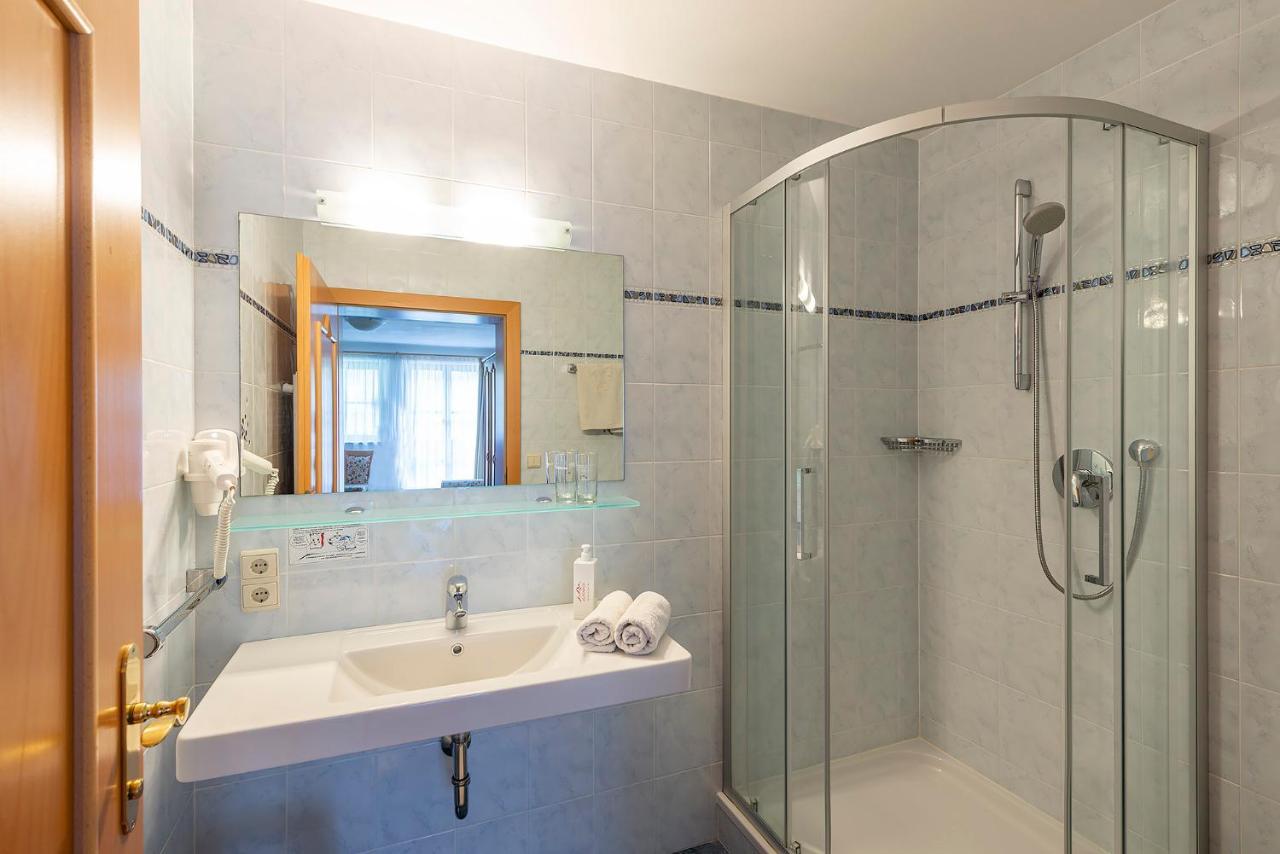 Doppelzimmer mit Balkon