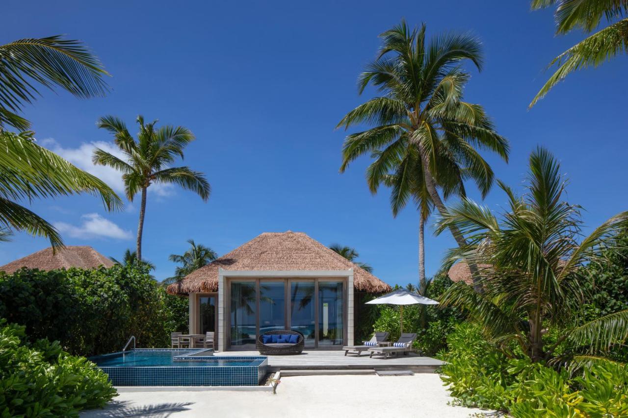 Strandvilla mit Blick auf den Sonnenuntergang, eigenem Pool, kostenlosem Zugang zur VIP-Lounge des Wasserflugzeugs bei der Ankunft und 50 USD Guthaben für das Spa
