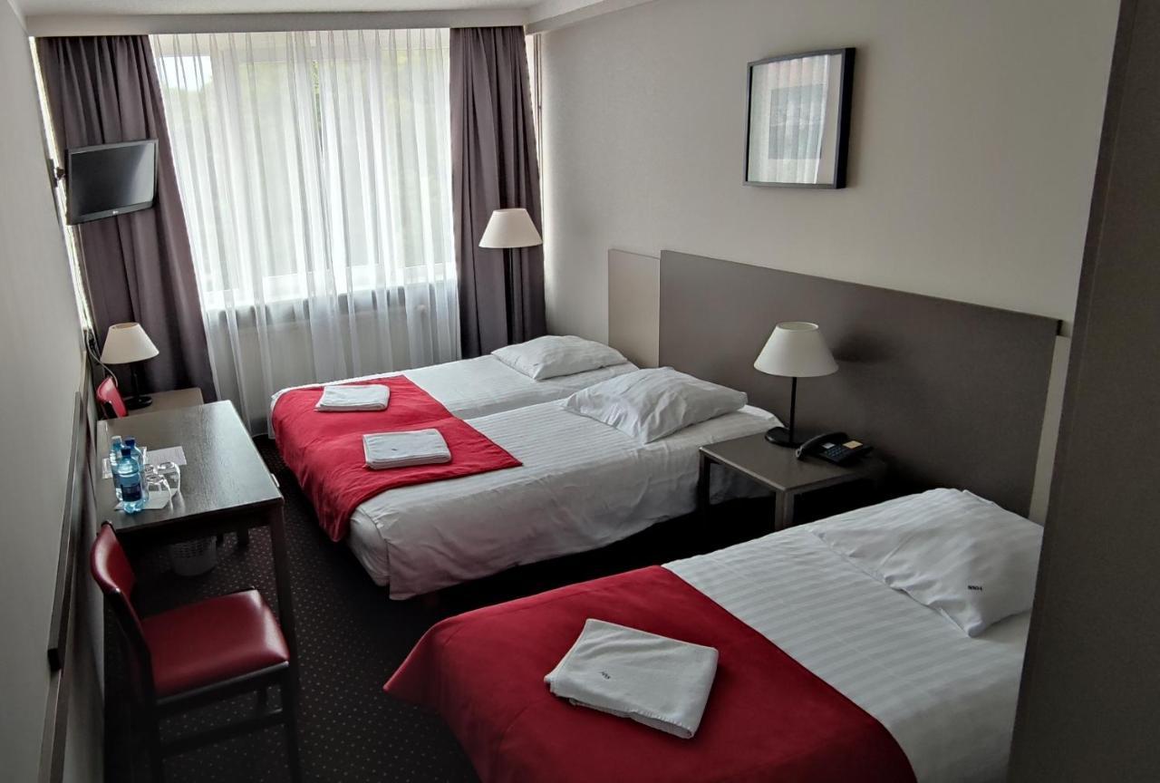 Doppel- oder Zweibettzimmer