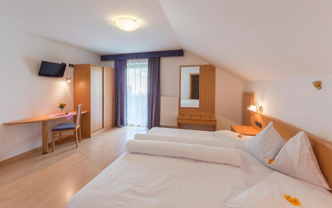 Comfort Doppel-/Zweibettzimmer mit Bergblick