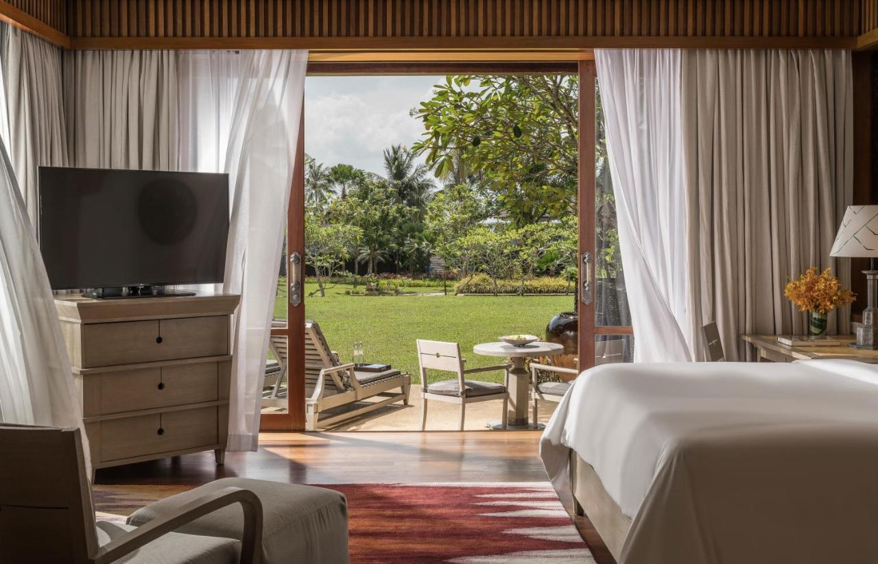 Zimmer mit Kingsize-Bett und Gartenblick im Erdgeschoss