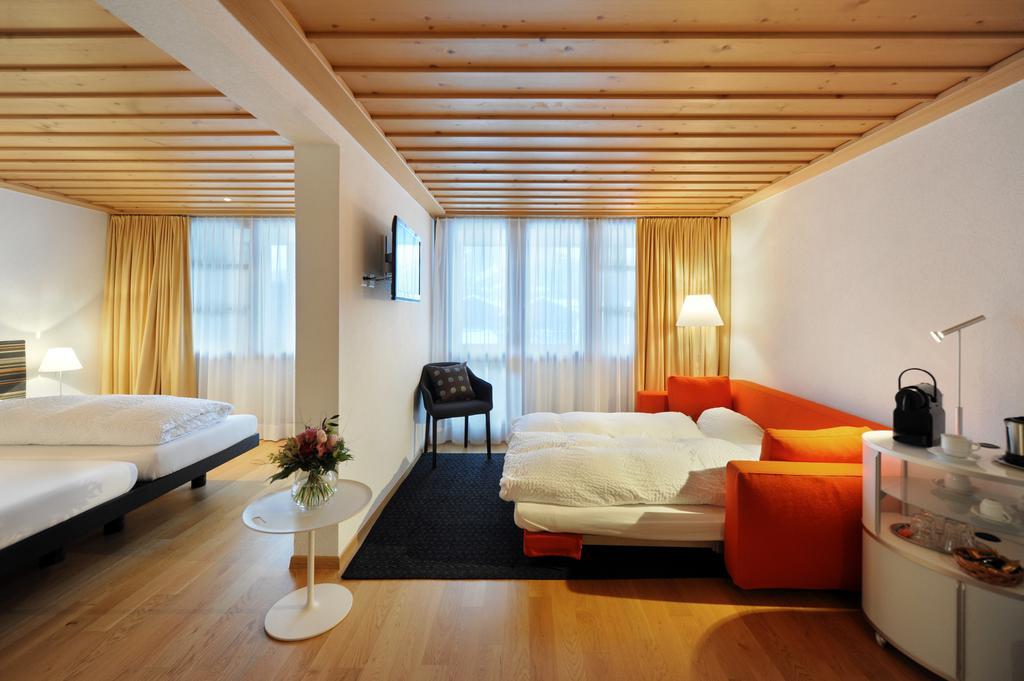 Familienzimmer (2 Erwachsene + 2 Kinder)