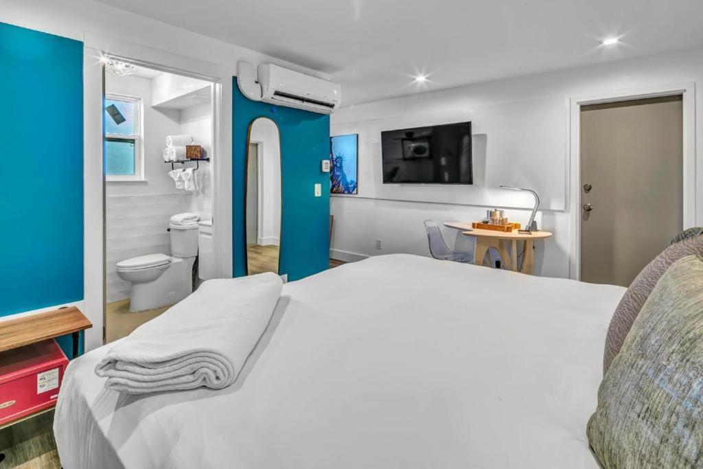 Standard Zimmer mit Kingsize-Bett