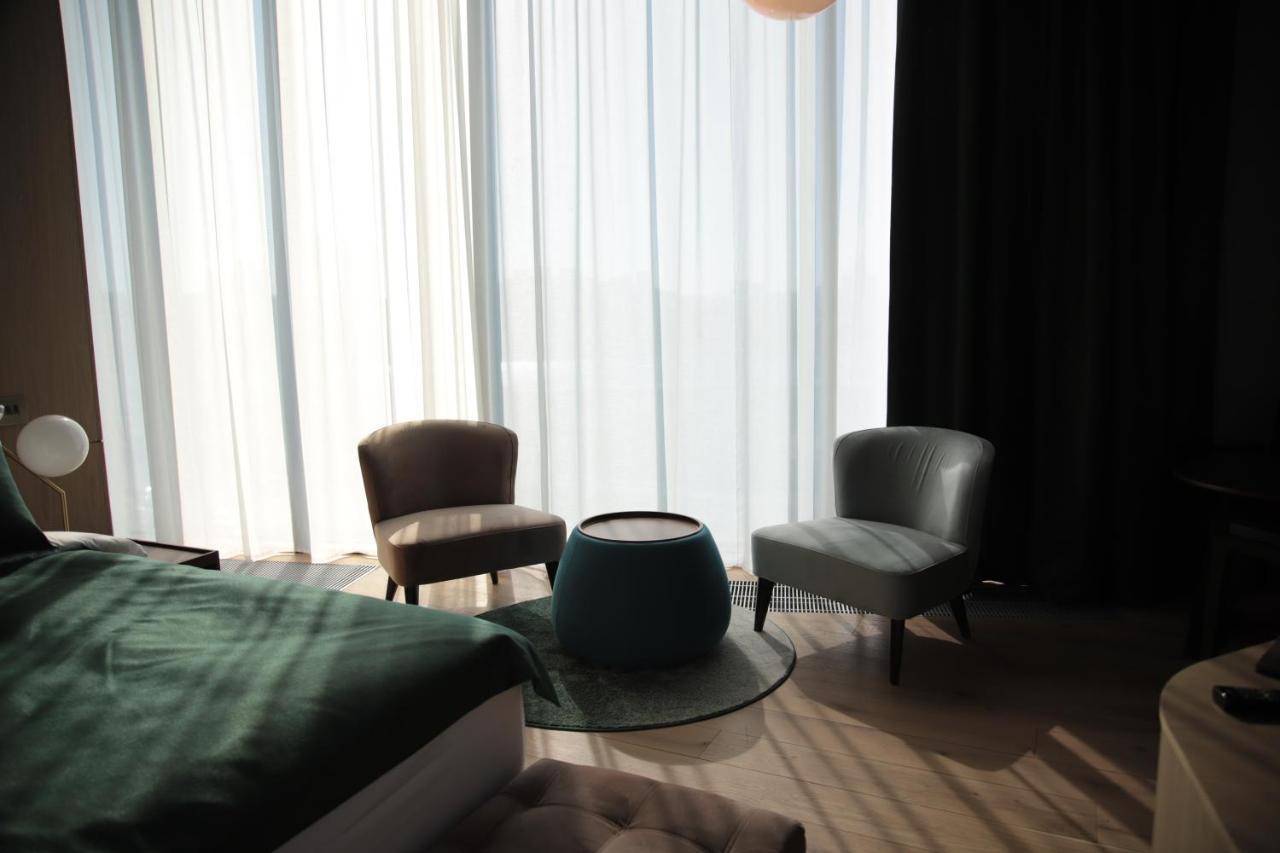 Deluxe Doppelzimmer (2 Erwachsene & 1 Kind)
