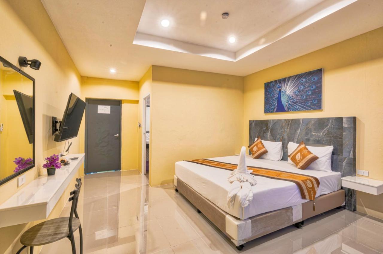 Zimmer mit Queensize-Bett und Balkon