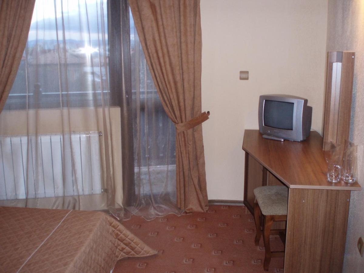Doppel- oder Zweibettzimmer