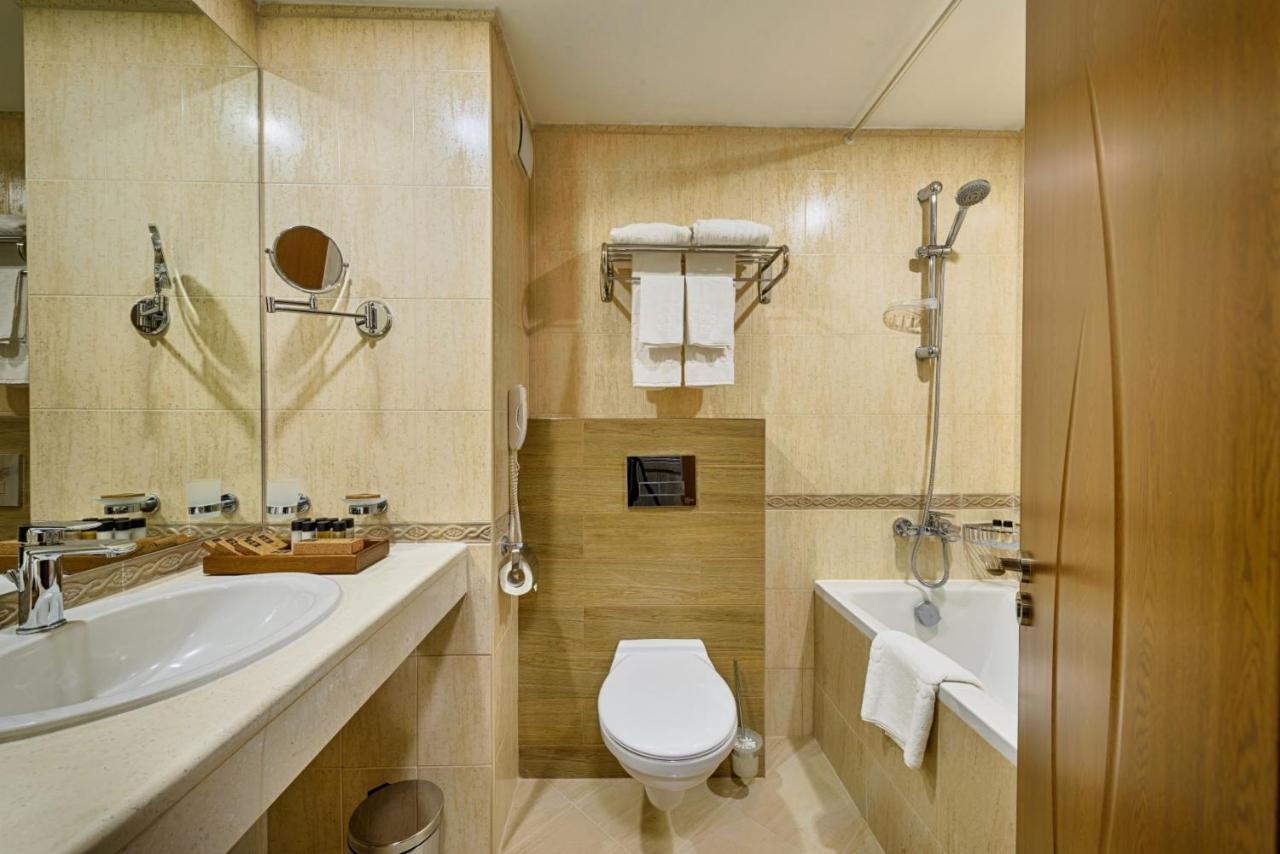 Deluxe Doppel-/Zweibettzimmer mit Balkon