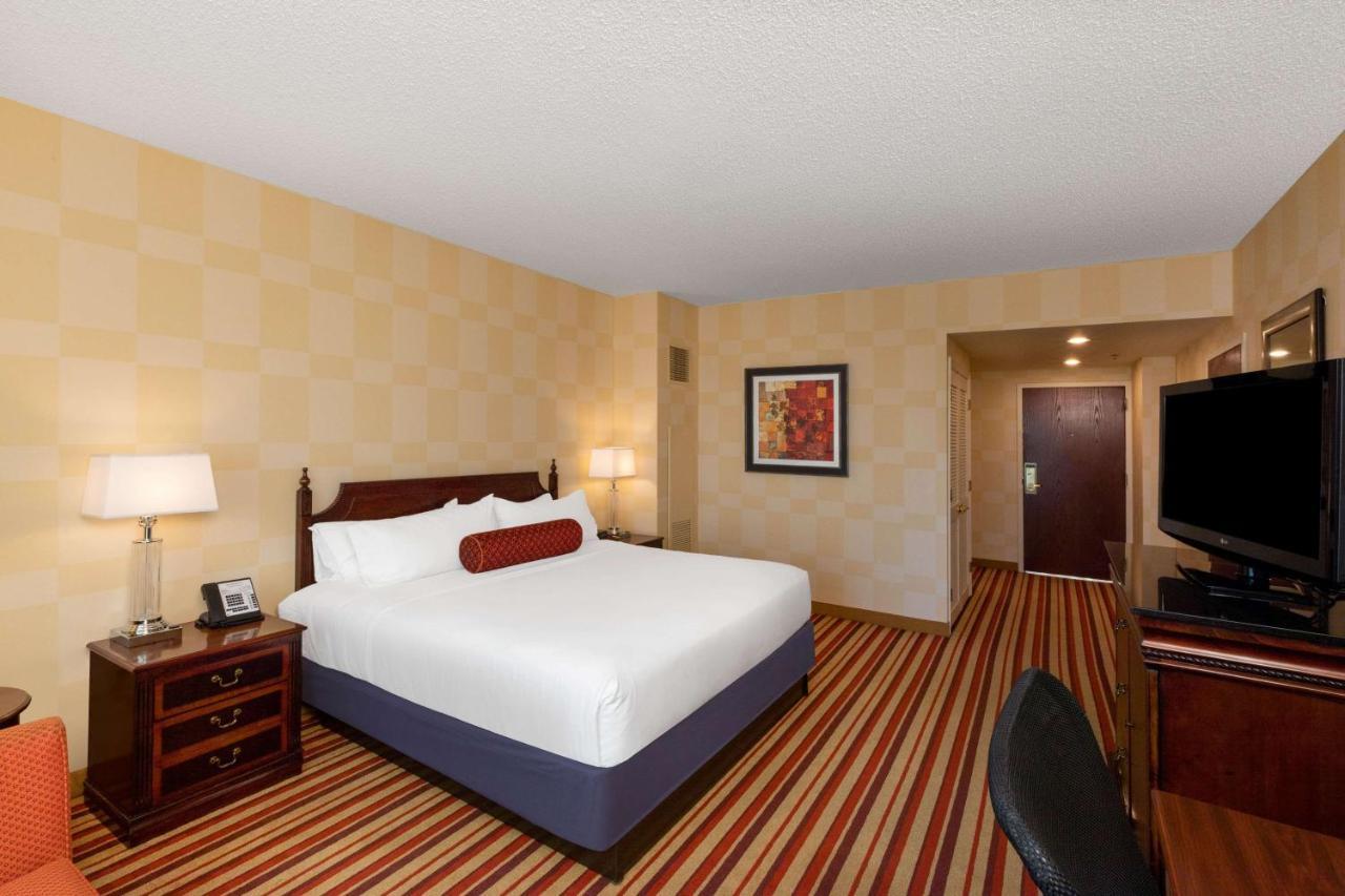 King Room Mobility Hearing Impaired Access or Non-Smoking