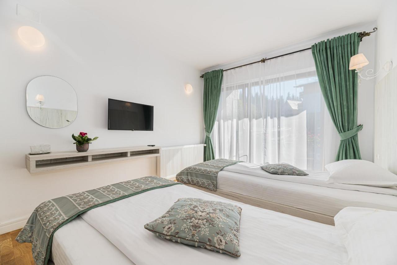 Doppel-/Zweibettzimmer mit Bergblick