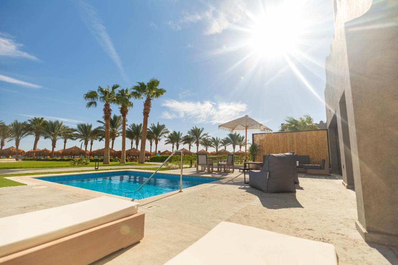 Executive Poolsuite
