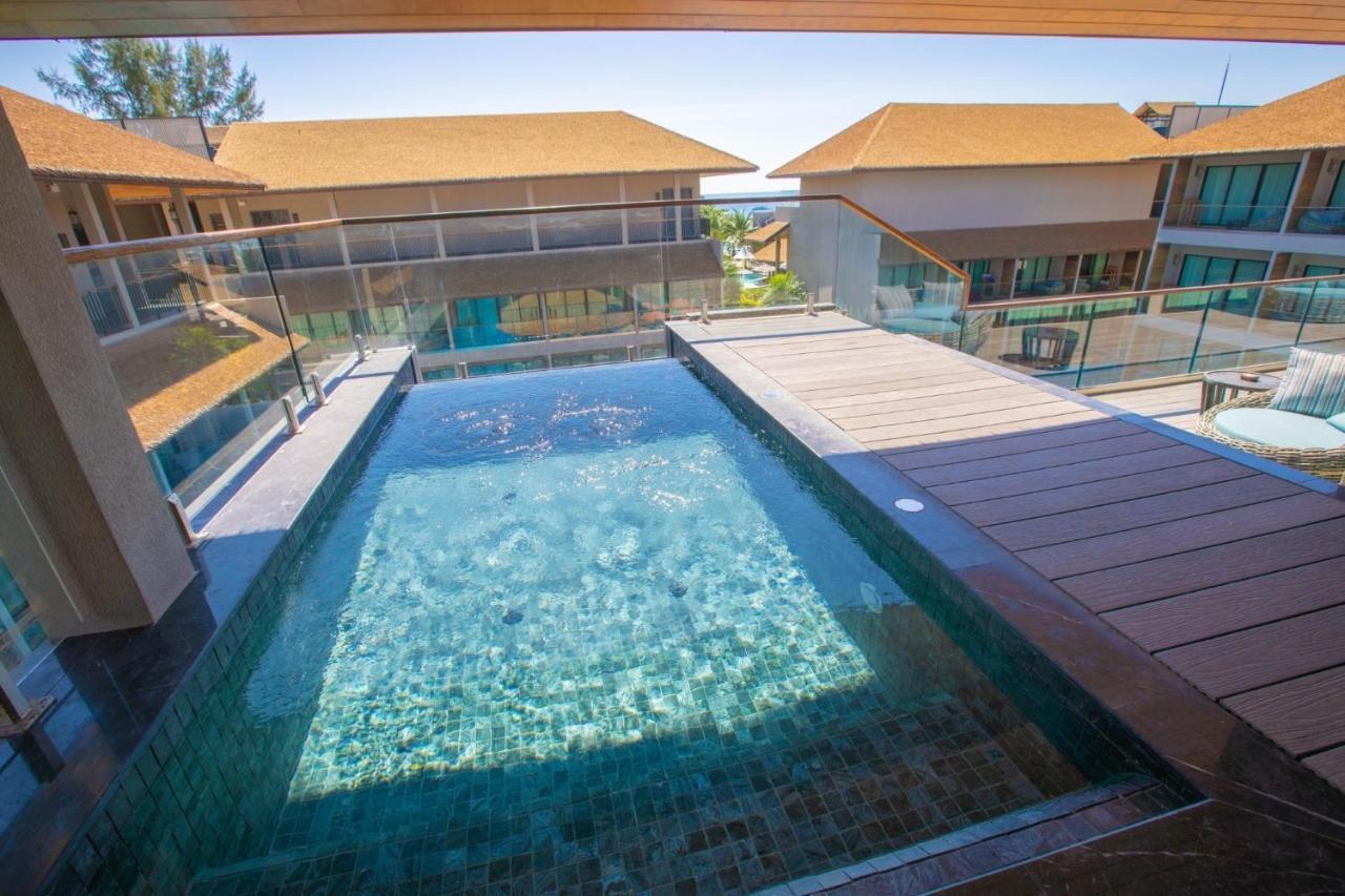 Whirlpool-Suite für Familien mit Poolblick