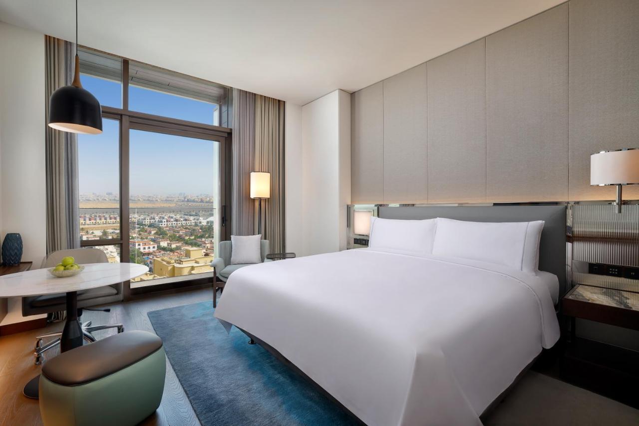 Superior Zimmer mit Kingsize-Bett und Stadtblick