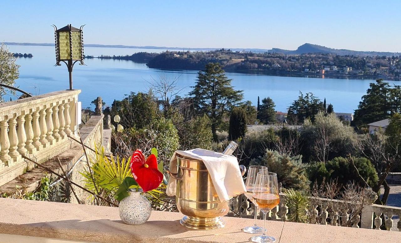 Superior Zimmer mit Queensize-Bett, Balkon und Seeblick