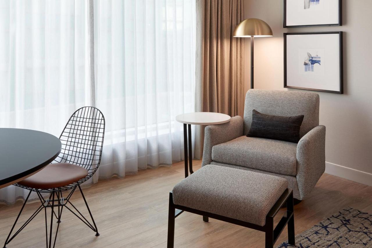 Traditionelles Zimmer mit Kingsize-Bett