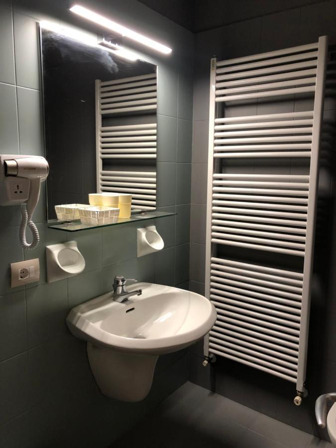 Comfort Doppelzimmer mit Balkon und Blick auf den Pool