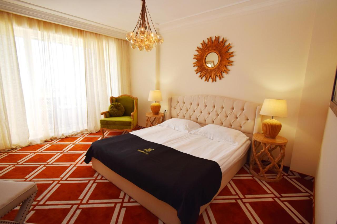 Zwei Zimmer mit Verbindungstür mit Panoramablick auf das Meer (4 Erwachsene + 1 Kind)