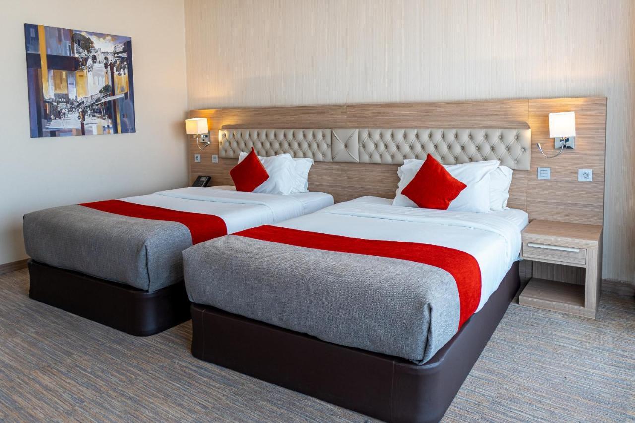 Deluxe Doppelzimmer mit 2 Doppelbetten