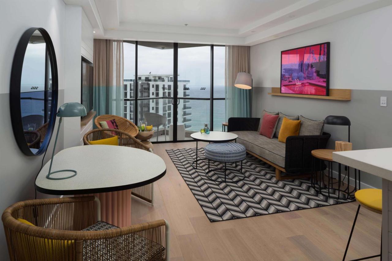 Suite mit Kingsize-Bett und Meerblick