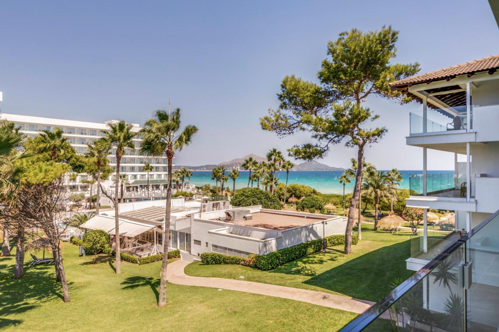 Apartment mit seitlichem Meerblick