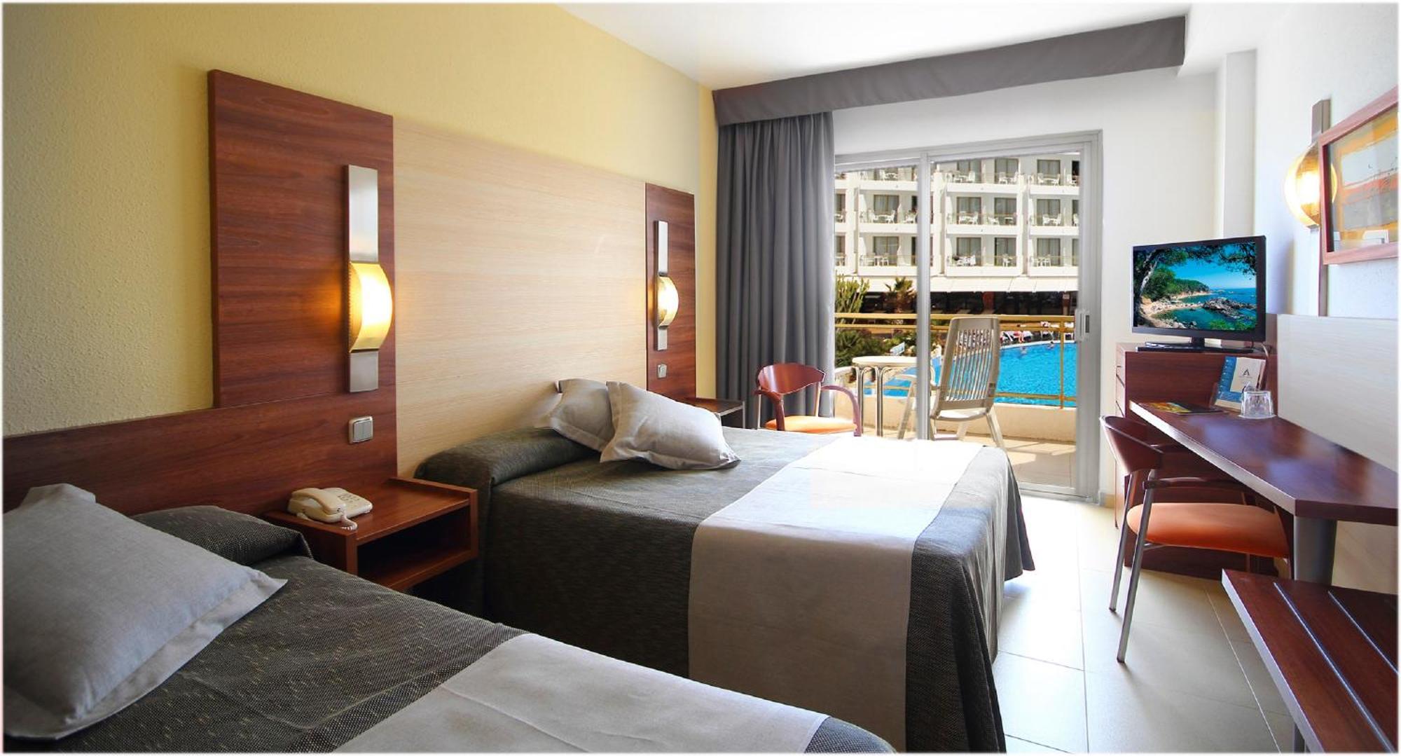 Premium Dreibettzimmer (2 Erwachsene + 1 Kind)
