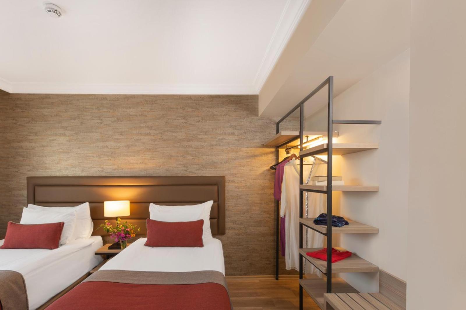 Junior Suite mit Poolblick