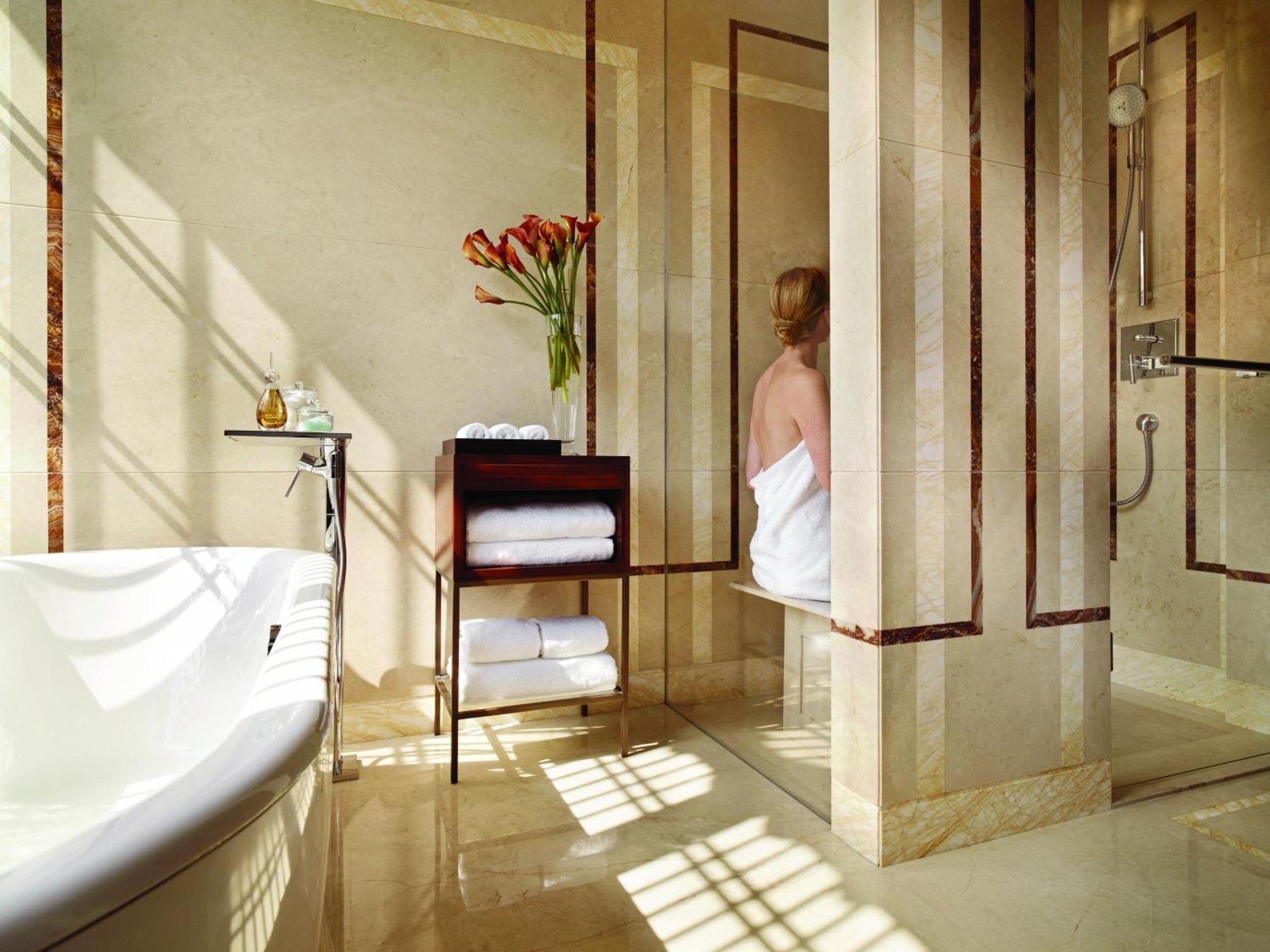 Premier Zimmer mit Kingsize-Bett und Gartenblick