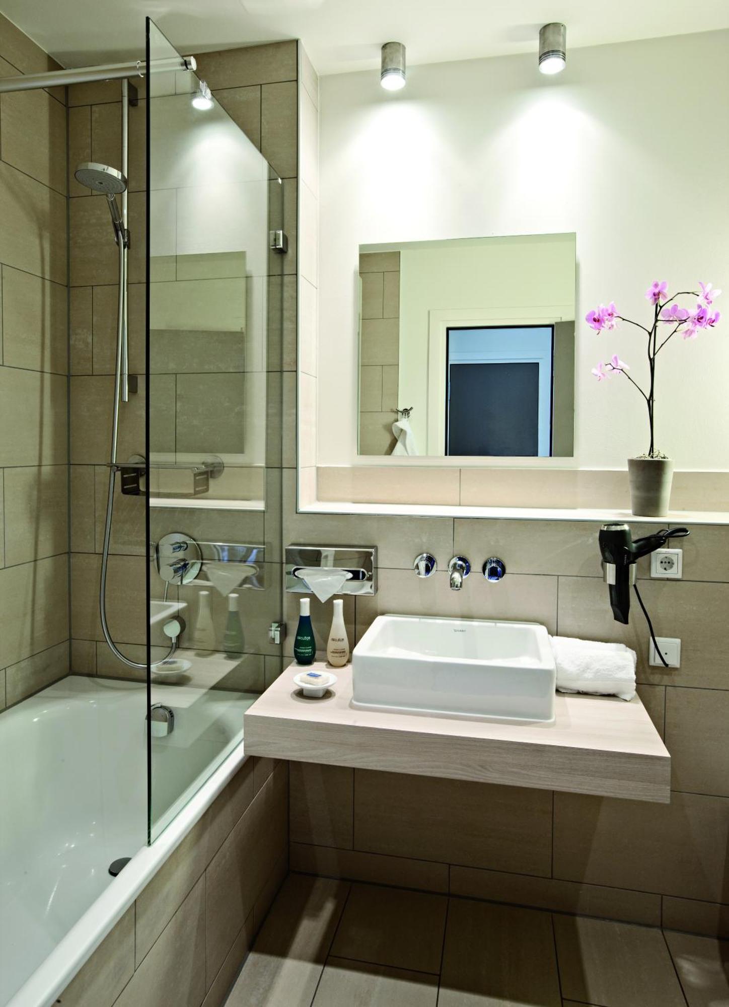 One-Bedroom Apartment,1228794887:JPEG