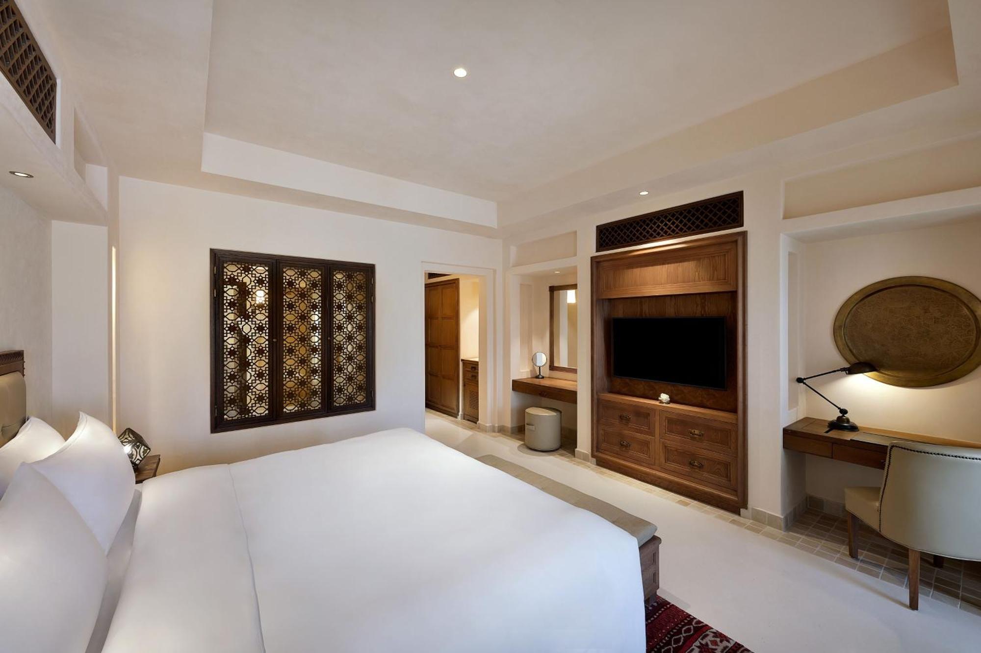 Deluxe Zimmer mit 1 Kingsize-Bett, Blick auf die Wüste und Balkon
