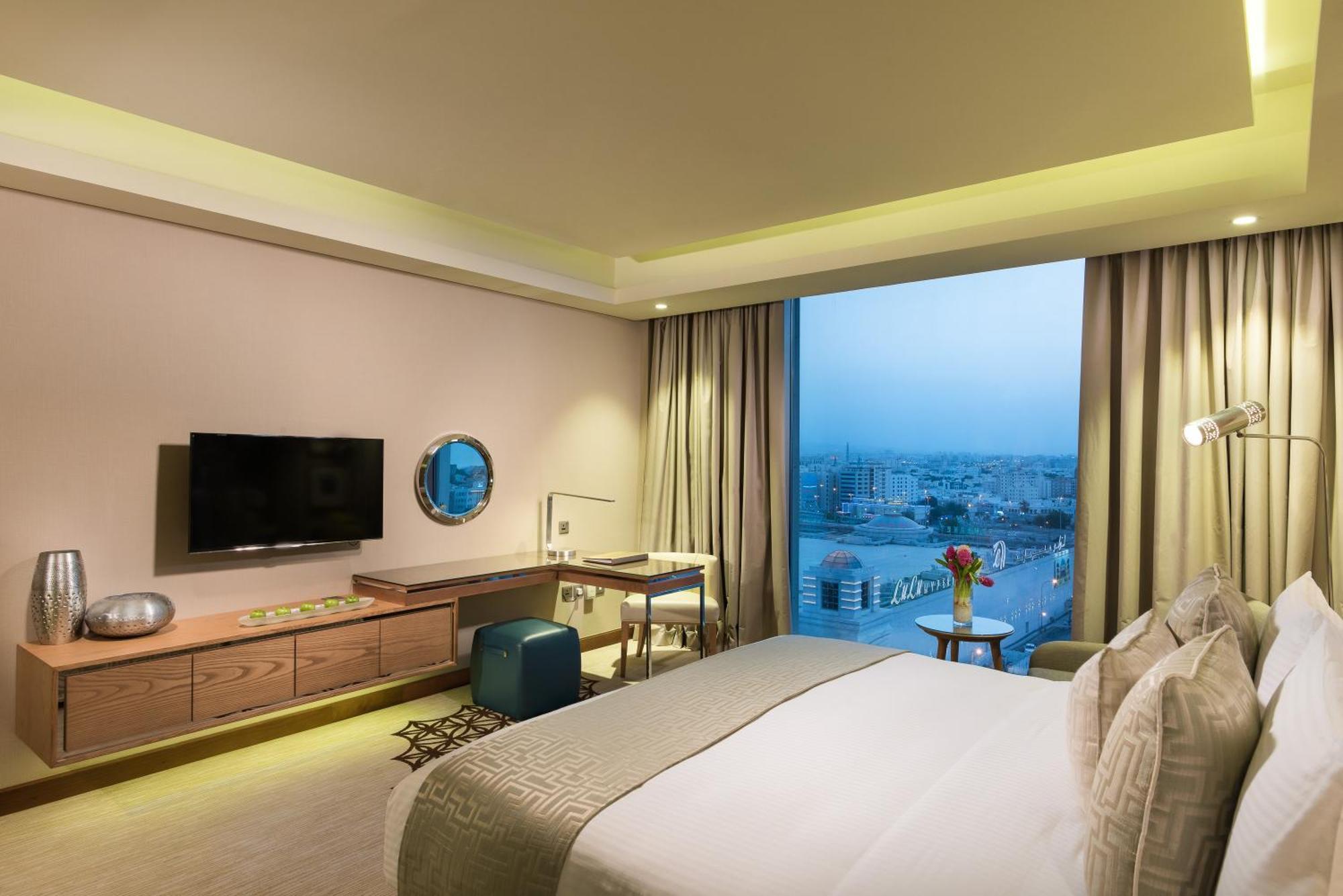 Club Zimmer mit Kingsize-Bett und Zugang zur Executive Lounge