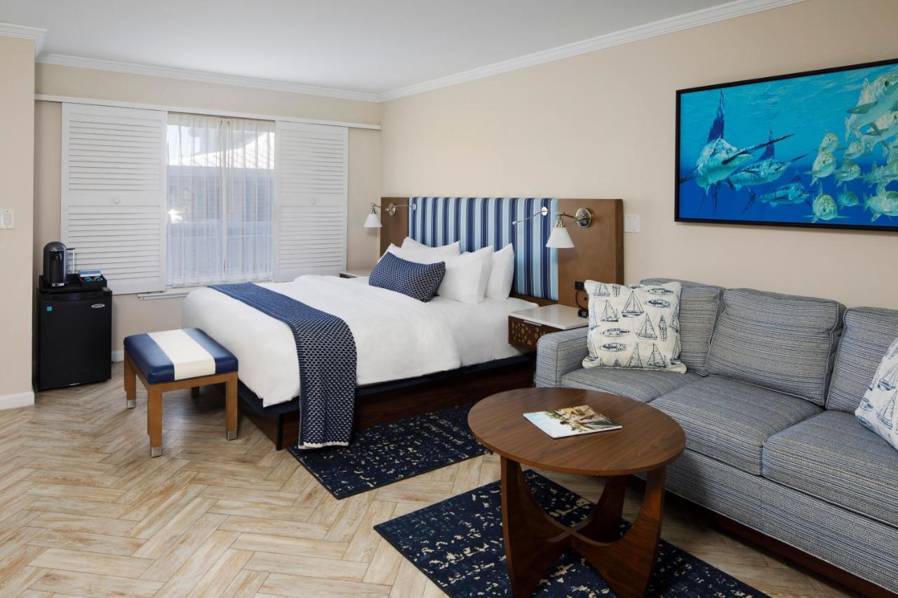 Standard Zimmer mit Kingsize-Bett und Aussicht