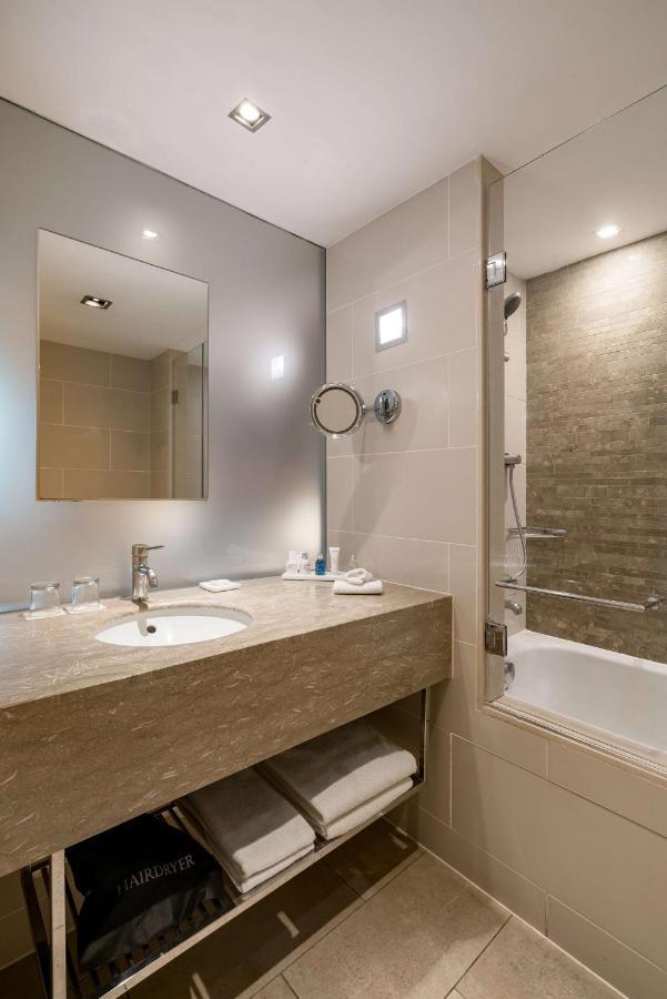 Premium Zimmer mit Terrasse und eingeschränktem Meerblick