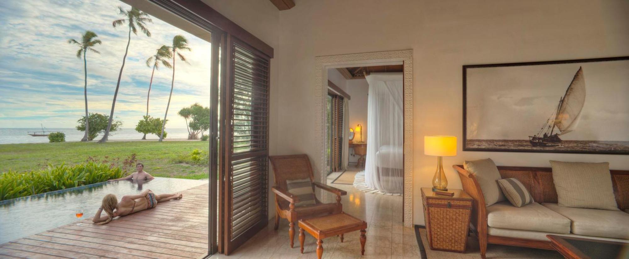 Luxus-Poolvilla am Meer