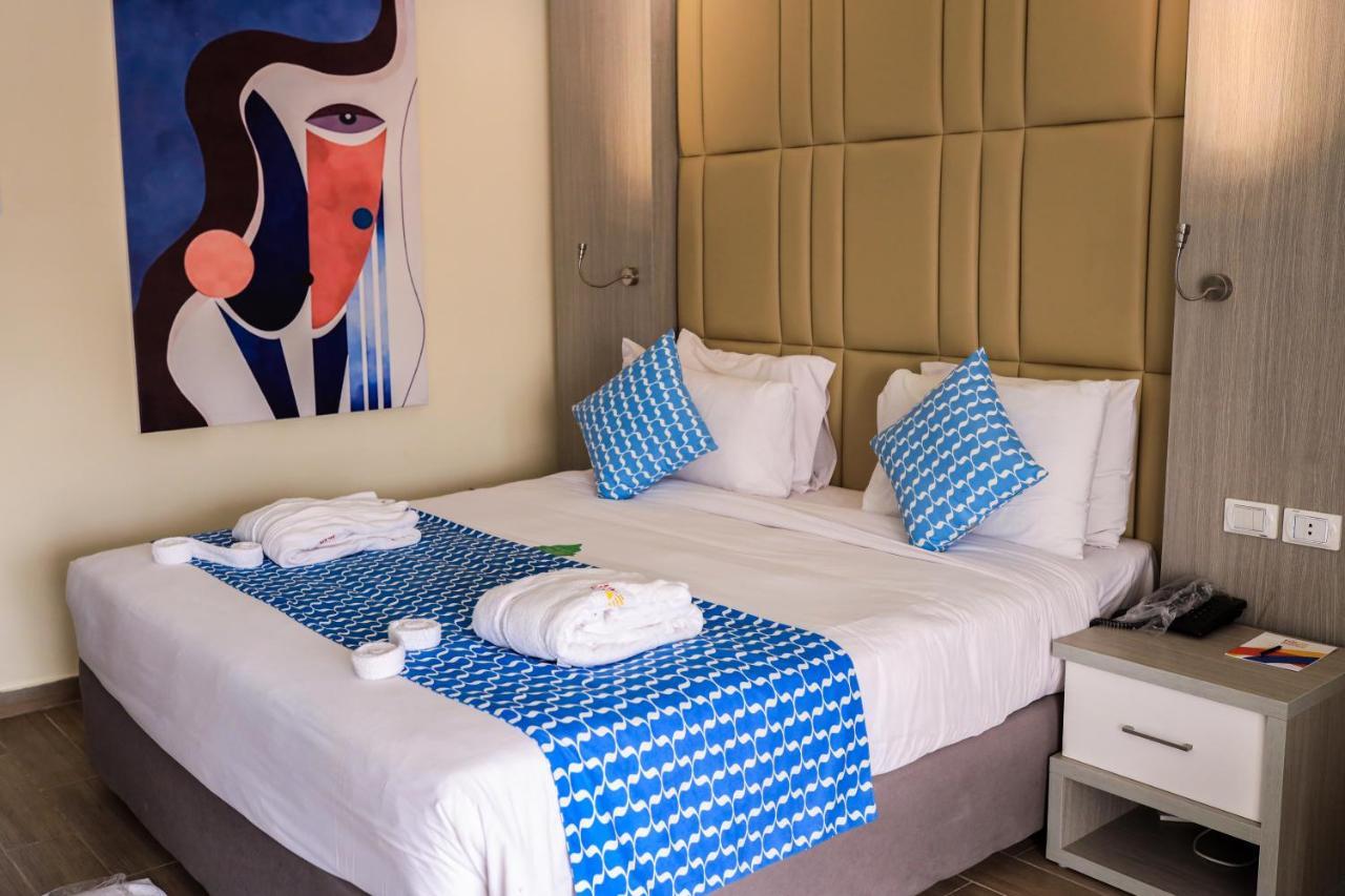 Deluxe Zimmer mit Poolblick