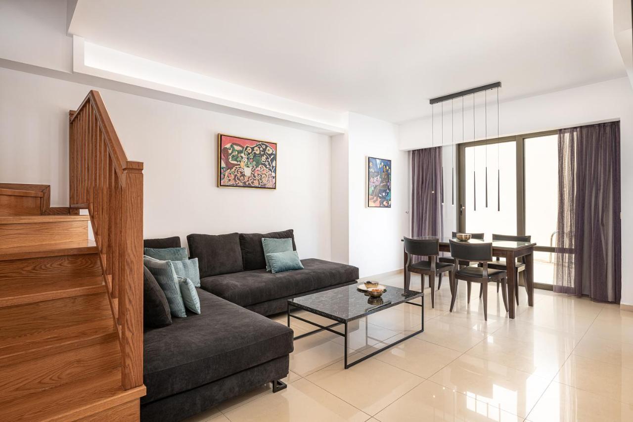 Suite mit 2 Schlafzimmern, eigenem Pool und Whirlpool-Badewanne