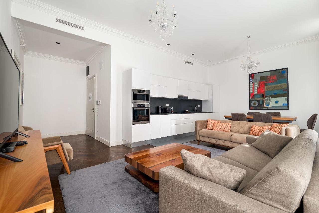 Superior Apartment