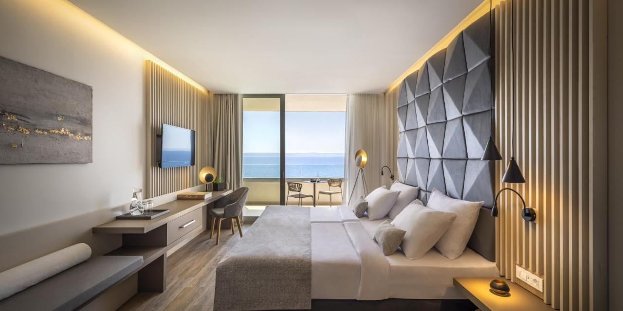 Luxuriöses Zimmer mit Meerblick und Balkon