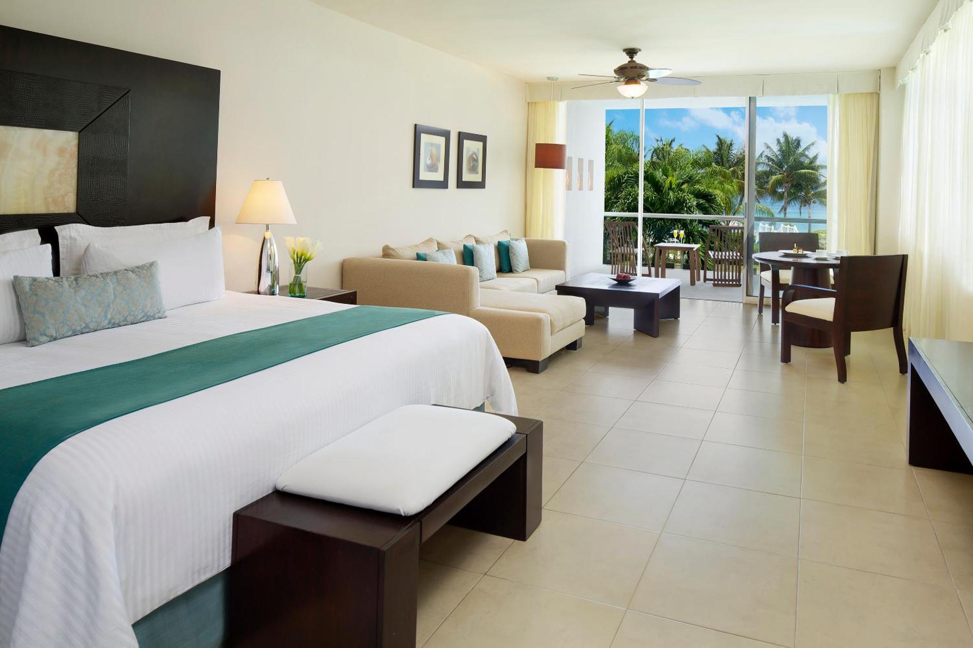Junior Suite mit Kingsize-Bett und Meerblick