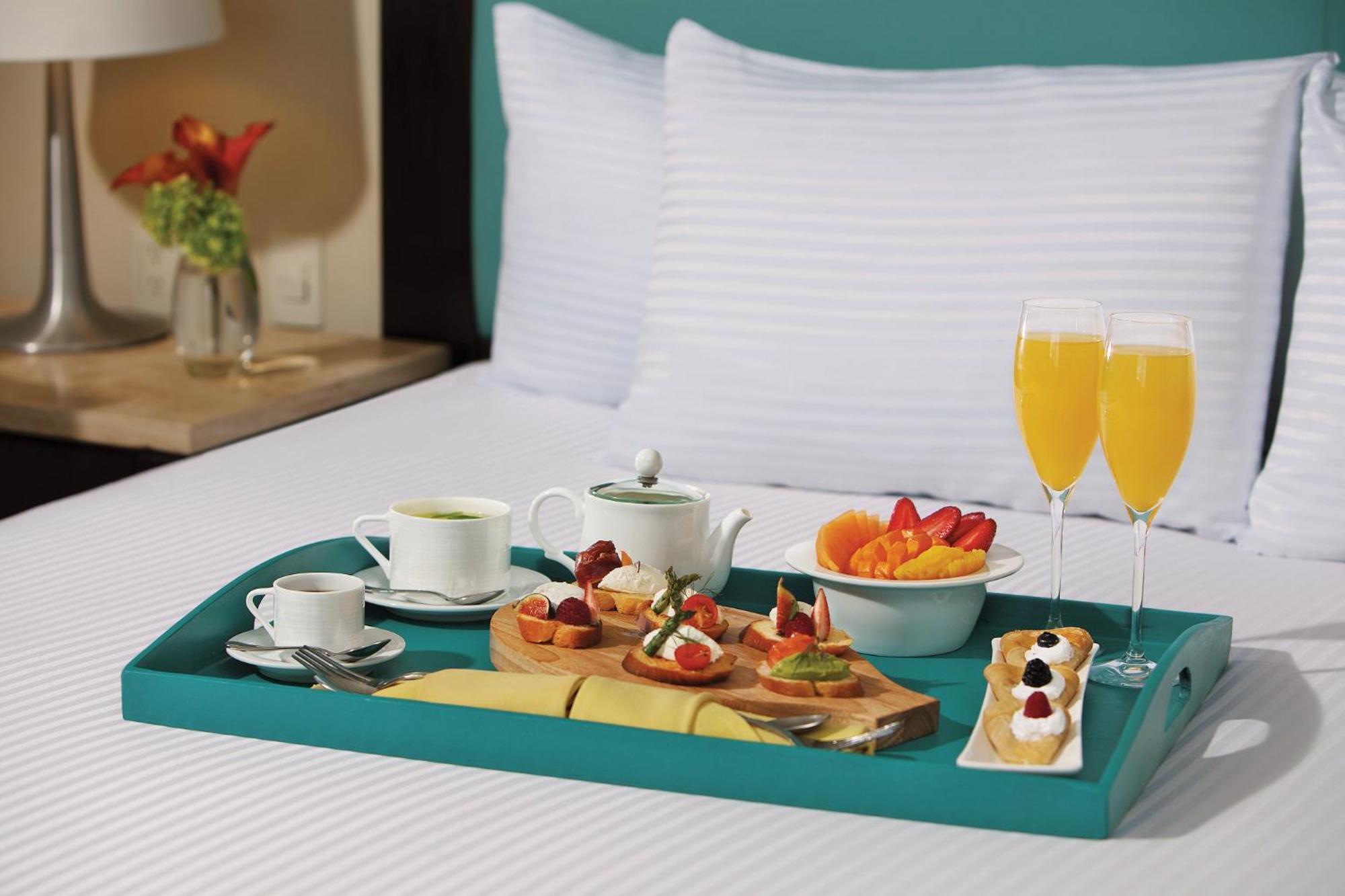 Junior Suite mit tropischer Aussicht und 2 Doppelbetten