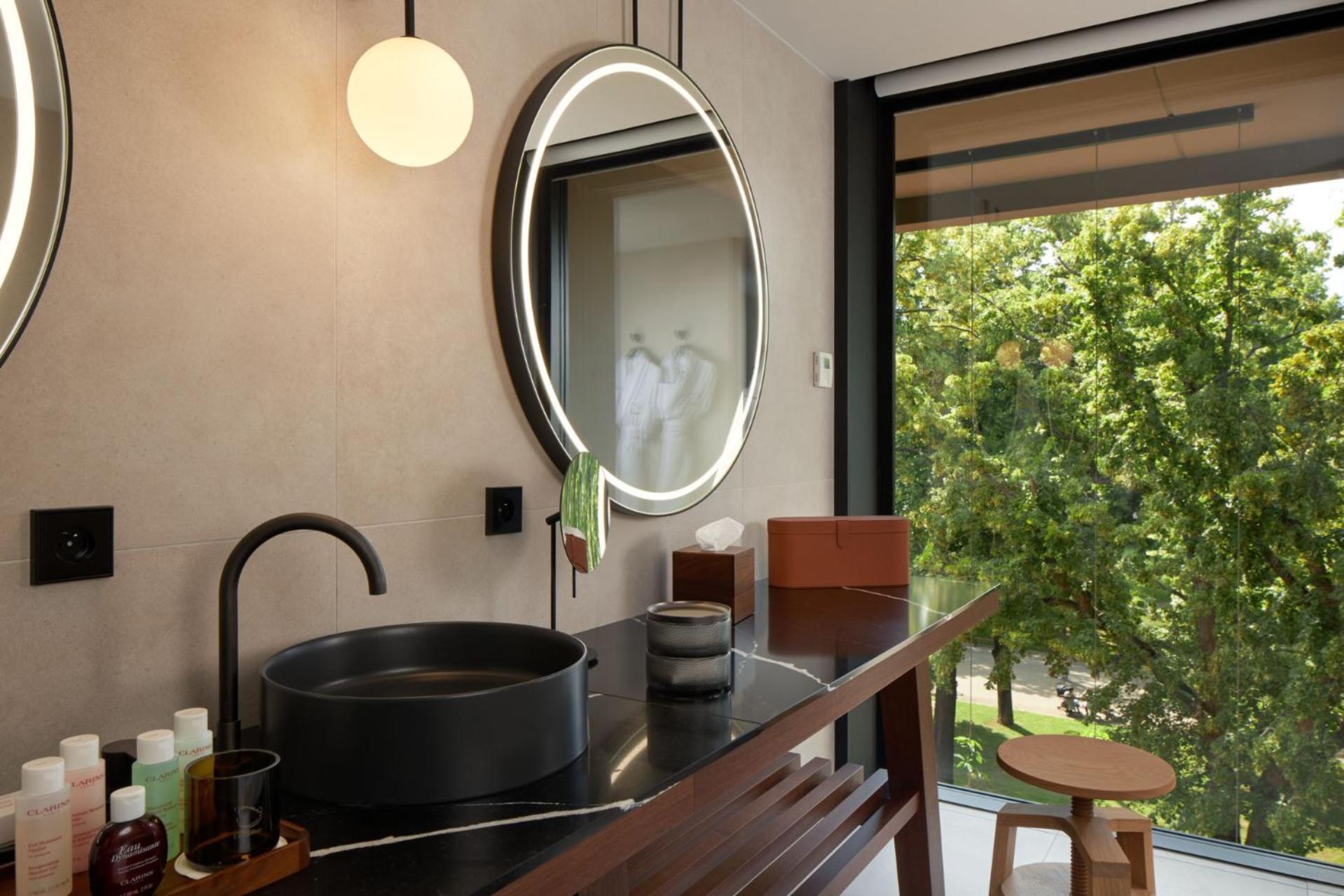 Executive Zimmer mit Kingsize-Bett und Balkon