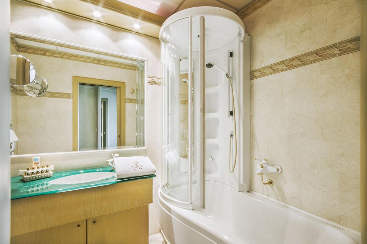 Classic Doppelzimmer mit Balkon und Gartenblick